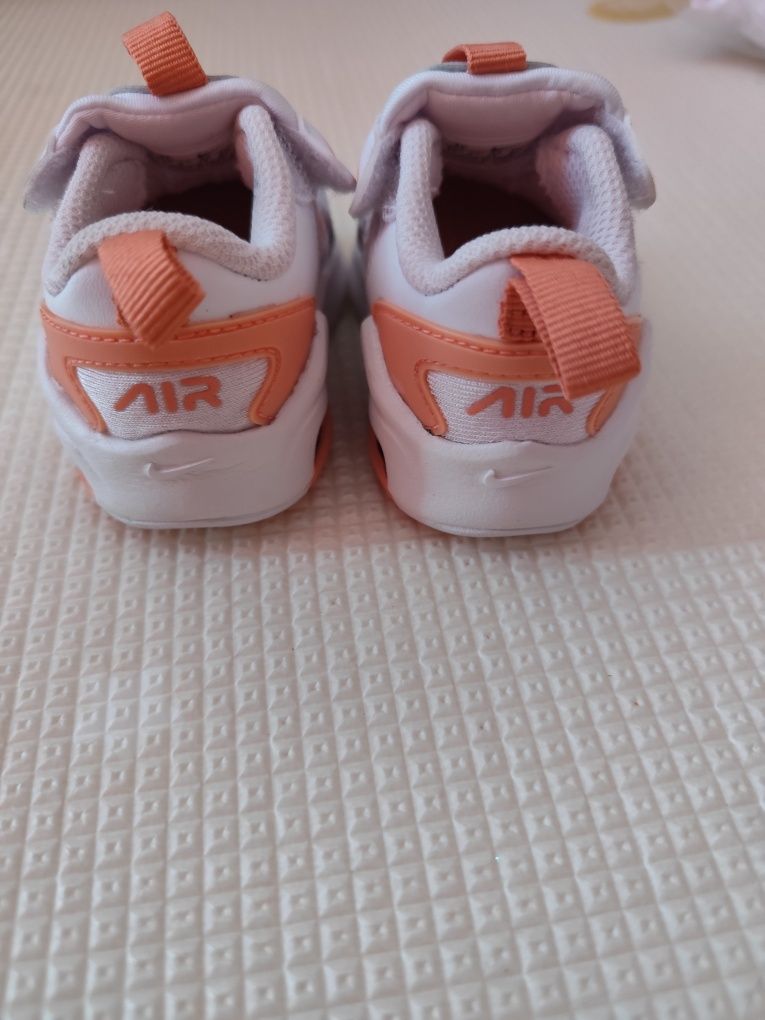 Бебешки обувки Nike air max