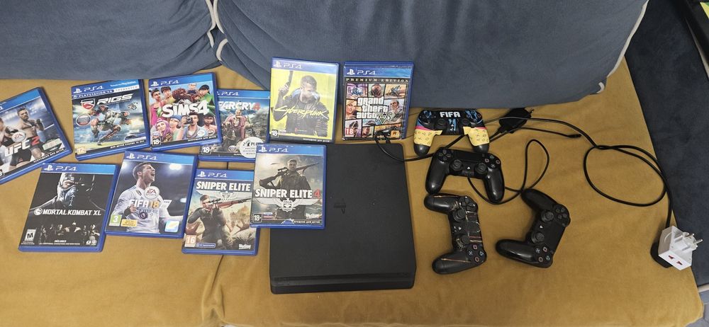 Пс 4 с играми и 4 джойстиками