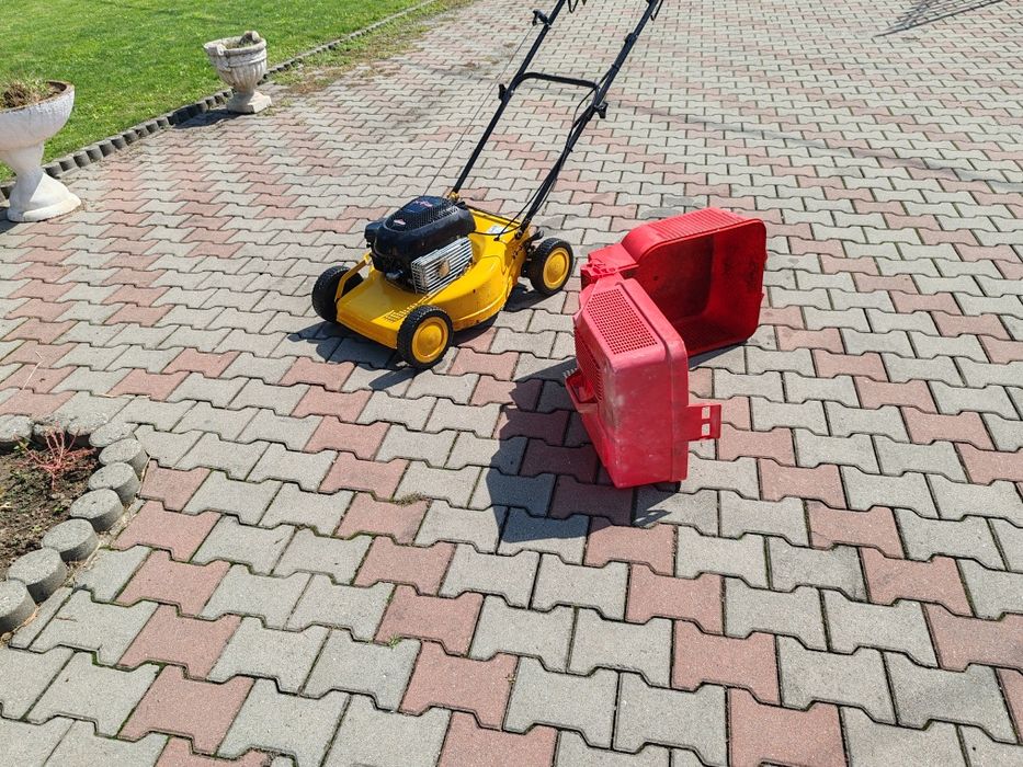 Cositoare gazon cu propulsie