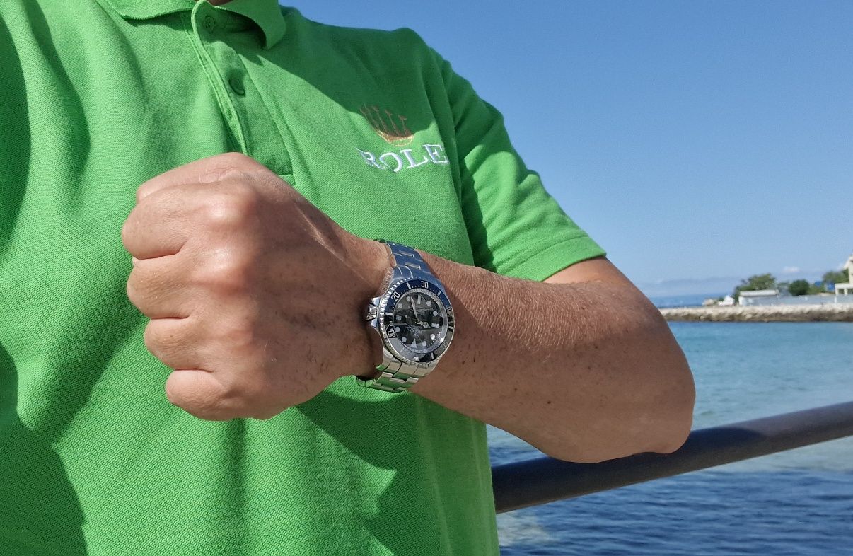 Rolex DeepSea 44мм. 16 000 лв.