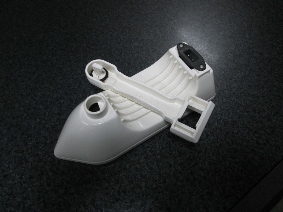 Продавам нова електродна ютия ELEGANT STEAMER