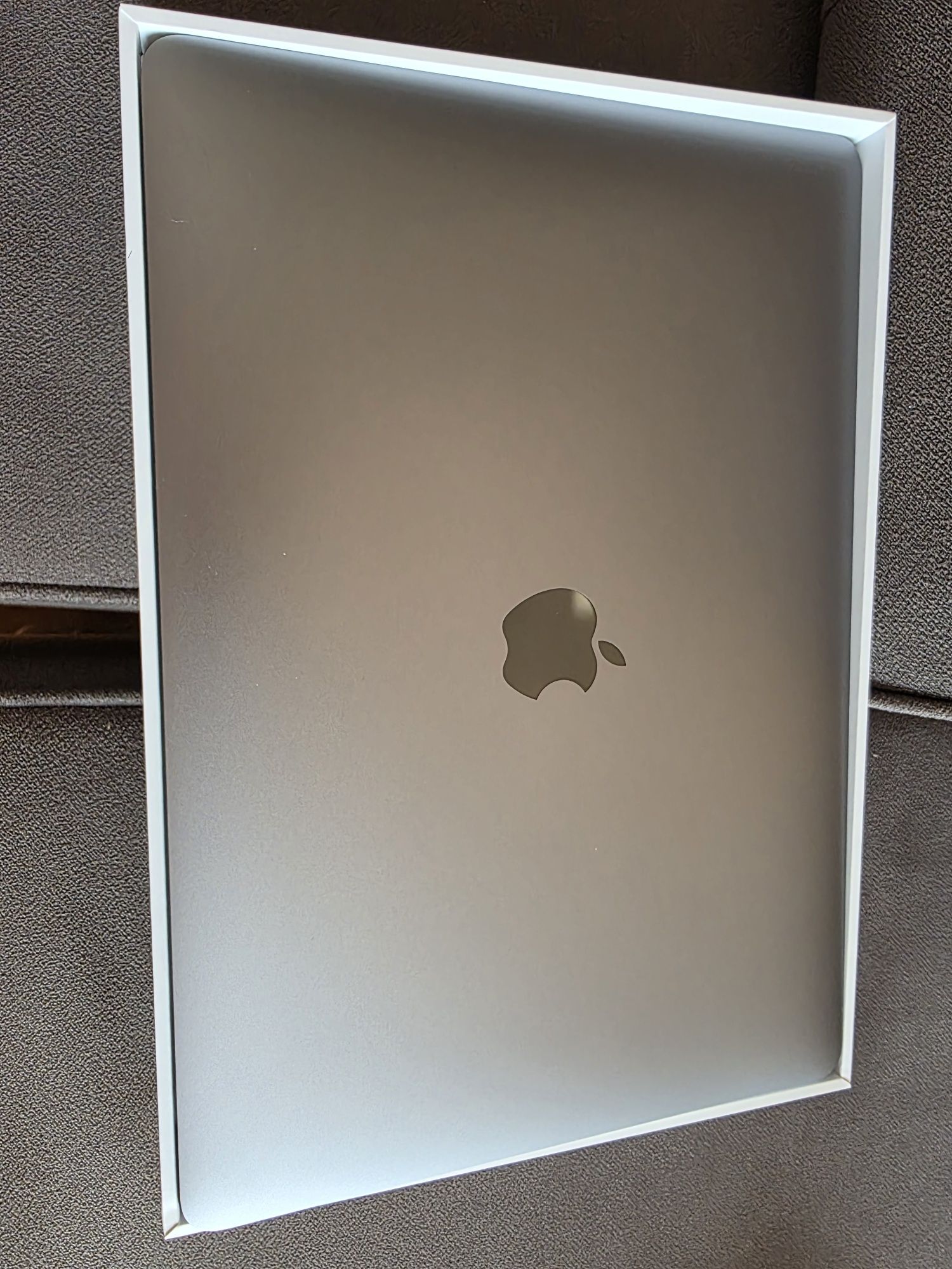 Macbook Air M1 256GB 8RAM 97% Батерия  Като НОВ Закупен края на 2023