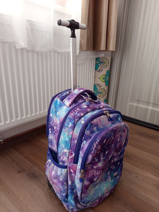 Ghiozdan troler pentru scoala