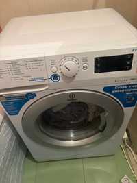Продам стиральную машинку LG на 8 кг