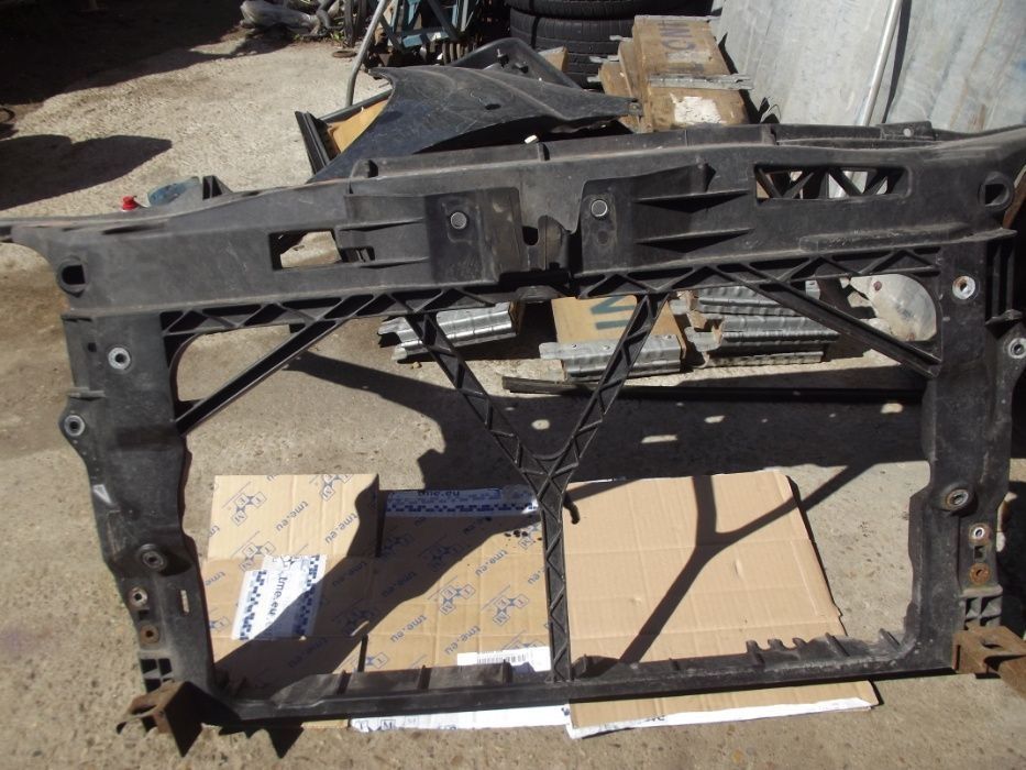 Tregher Toyota Yaris 2005-2011 calandru tregher dezmembrez Yaris 1.4d