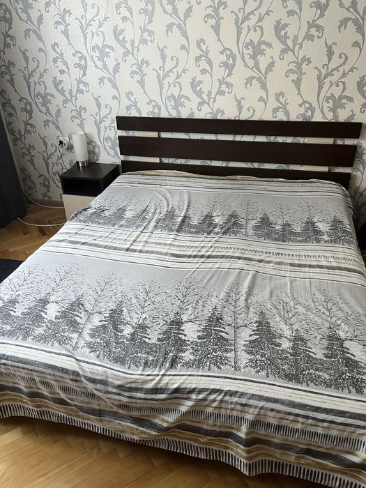 Спалня с матрак и нощни шкафчета – 160/200 см