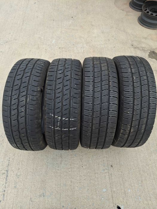 4бр. зимни гуми 215/60/17C Hankook DOT 3122