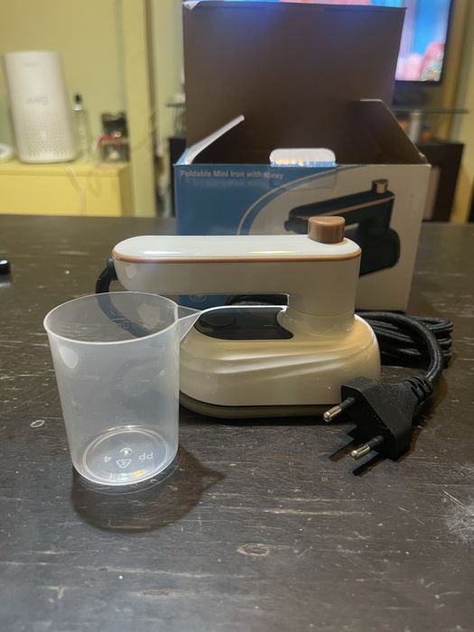 Fier de calcat pentru camping si calatorii, 38W, 220V, Alb