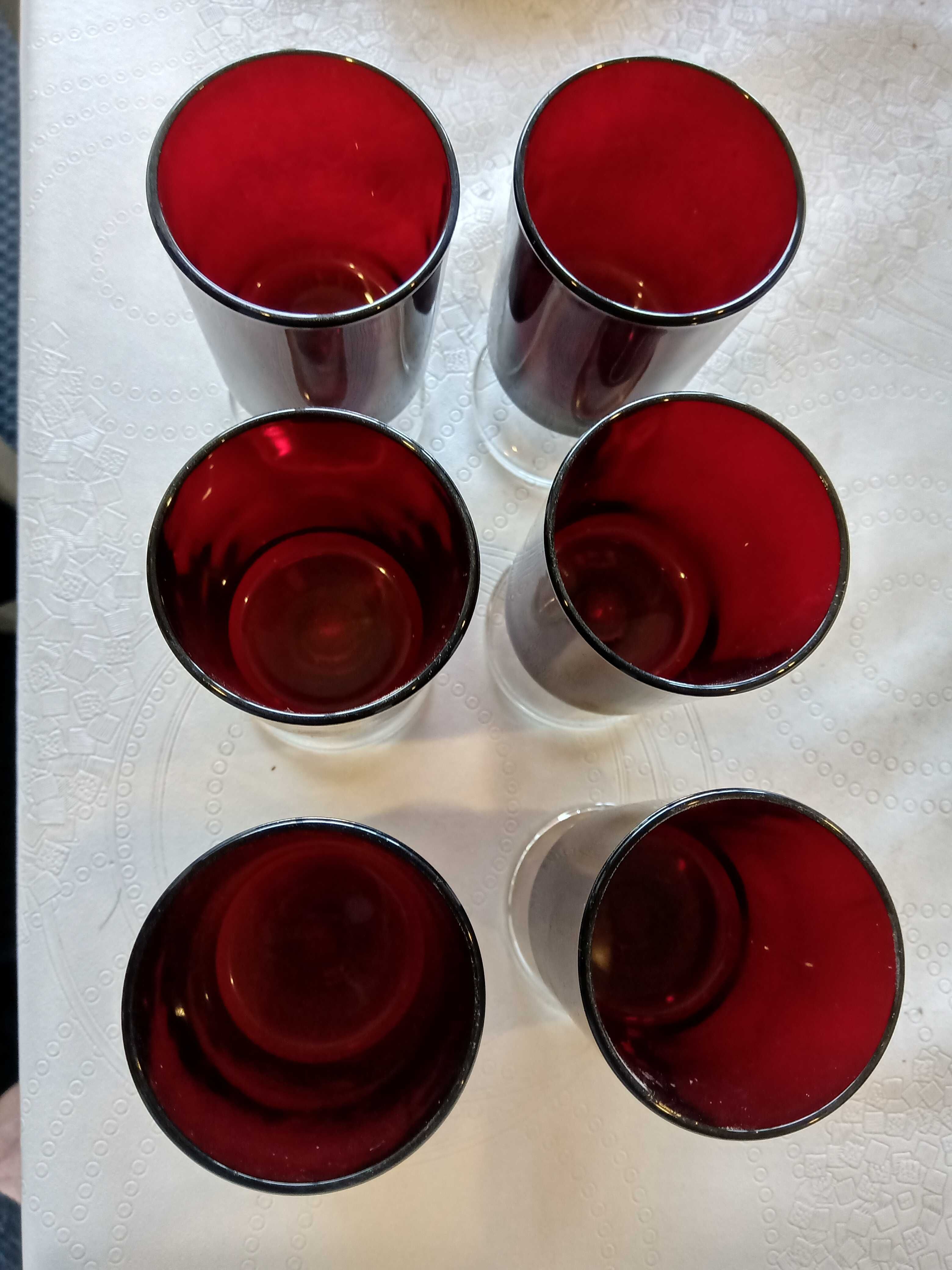 Комплект френски чаши от цветно стъкло
