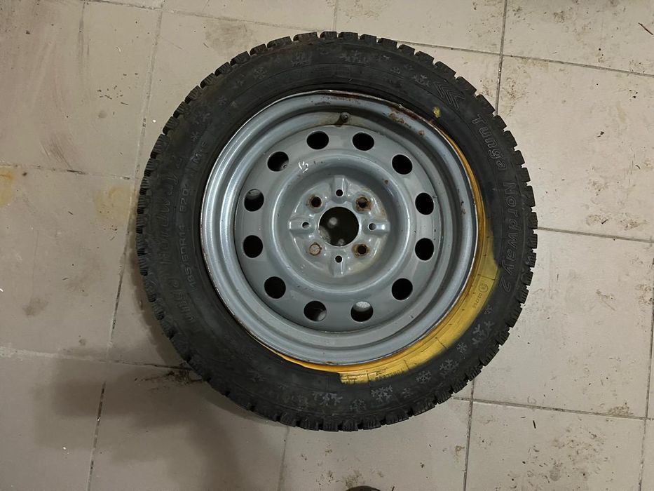 Продам Шины R14 зимние 3 шт