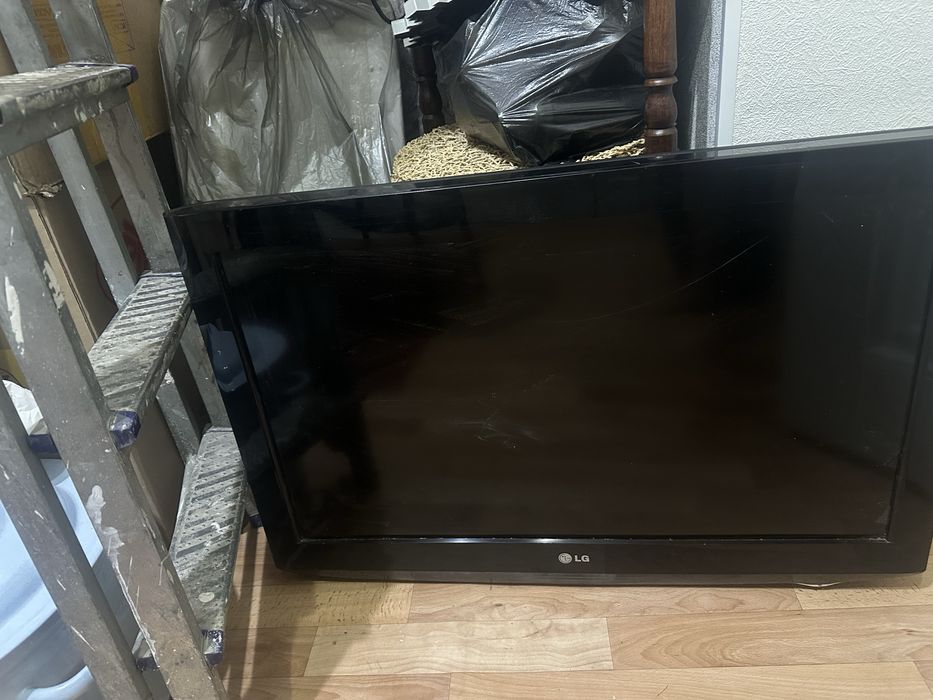 Продам телевизор LG бу