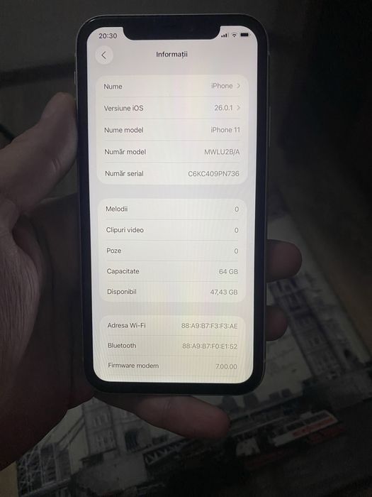 Iphone 11 liber de retea . Alb