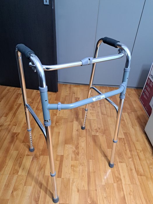 Cadru pliabil de mers