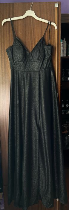 Елеганта черна рокля