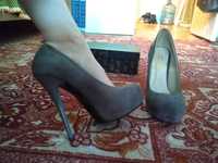 Туфли, босоножки, кроссовки  размер 37-38