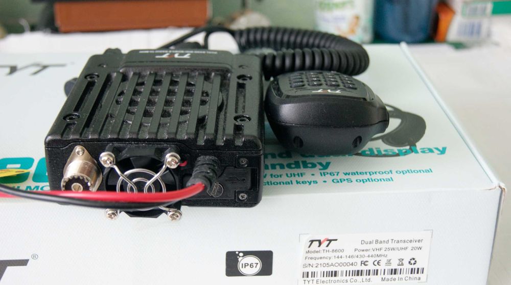 двубандова 144 / 430 мгхц TYT   th-8600 радиостанция