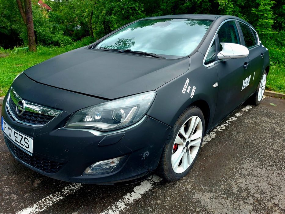 Opel Astra J .2.0 Diesel ,Automata 165CP , piele , navi , camera 2011