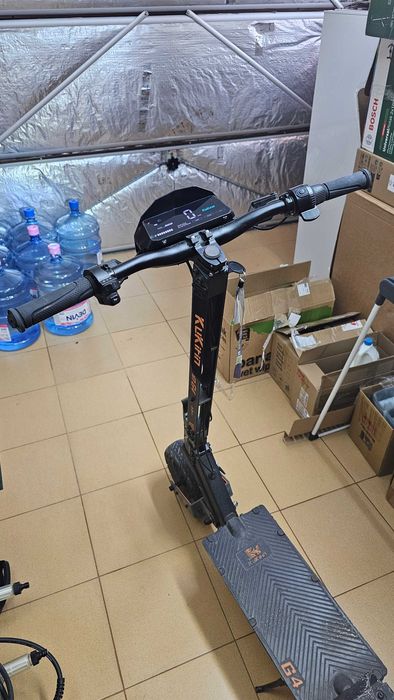 Eлектрическа тротинетка KuKirin G4 на 2086км