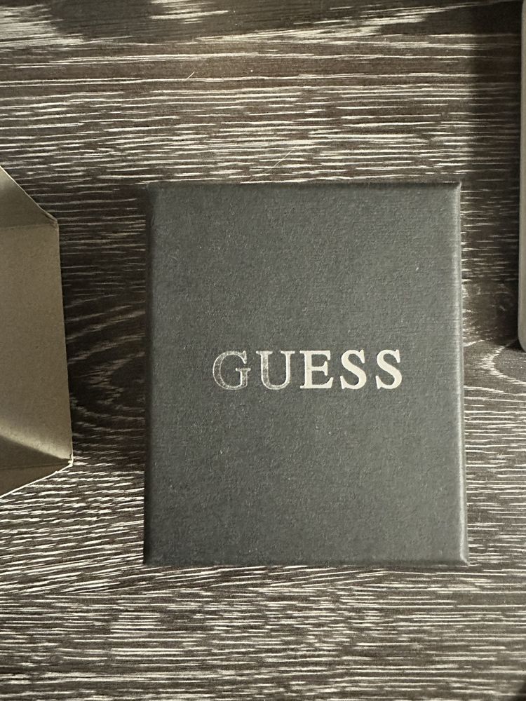 Продаю оригинальные часы Guess GW0281G3