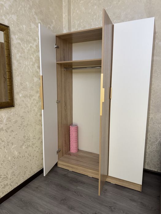 Шкаф для одежды (в отличном состочнии)