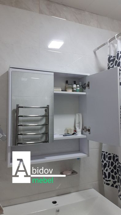 Vanna uchun shkafchik oynali