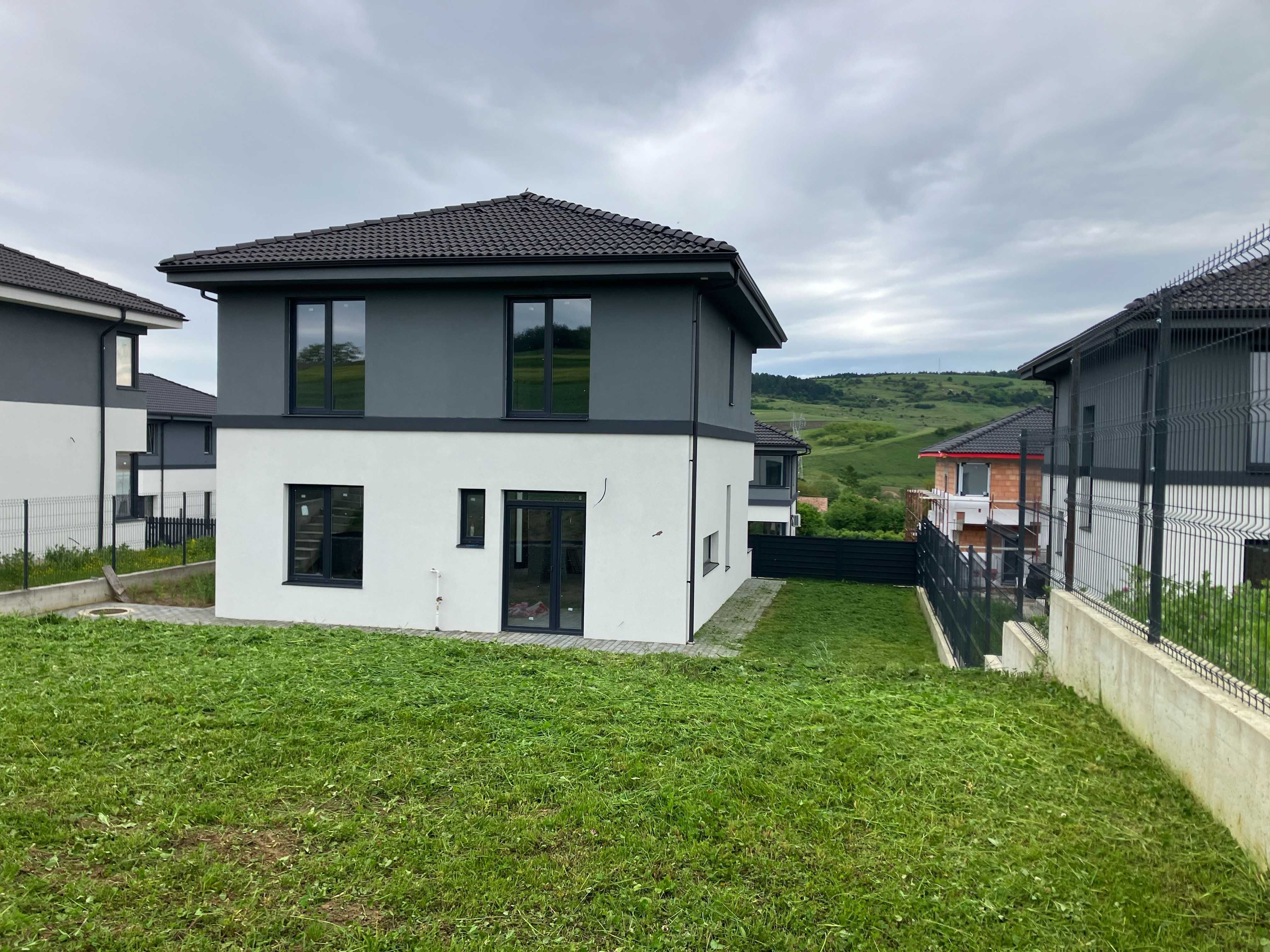 Persoana fizica VAND sau SCHIMB casa in CORUSU