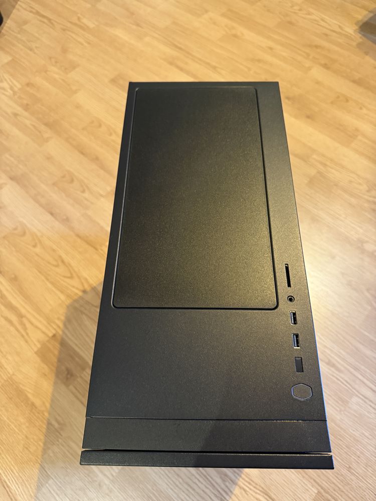 Компютър - workstation i9/32GB Ram/1TB SSD/ATI VGA ( съвместим с osx)