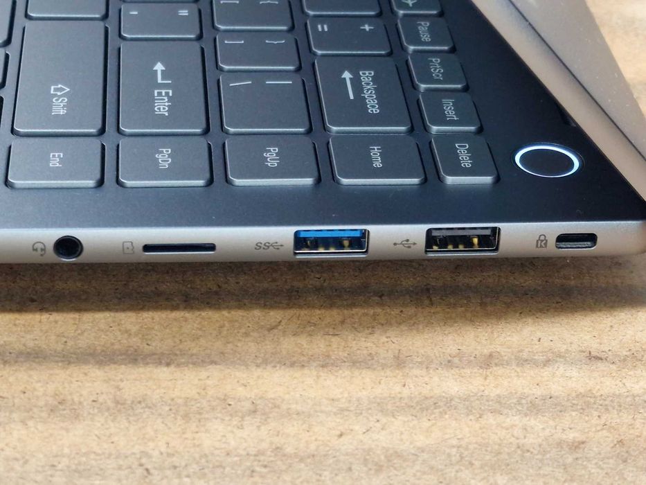 Нов лаптоп Intel Core I5 Ultra 5 125H 16GB DDR5 512GB SSD NVME laptop