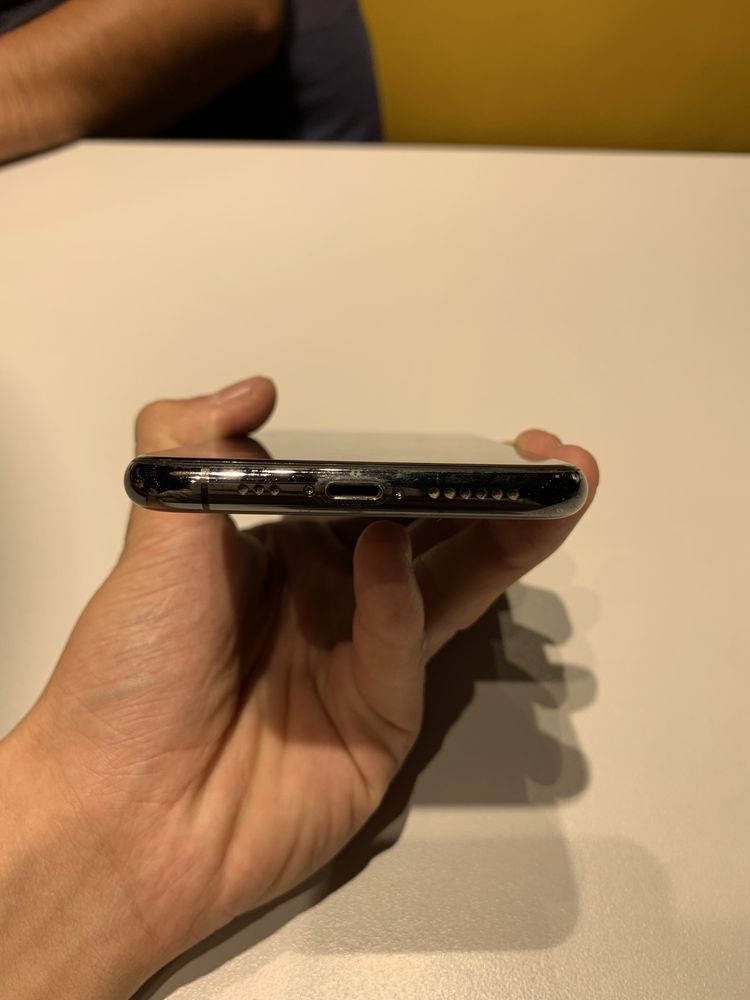 Iphone 11 pro 200$
