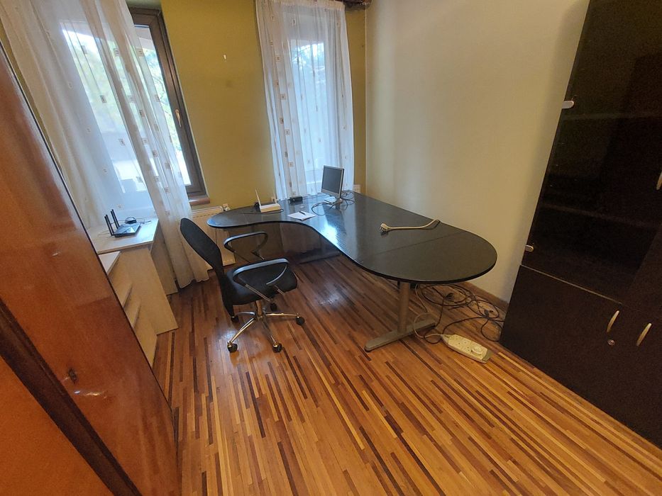 Vand birou in stare buna