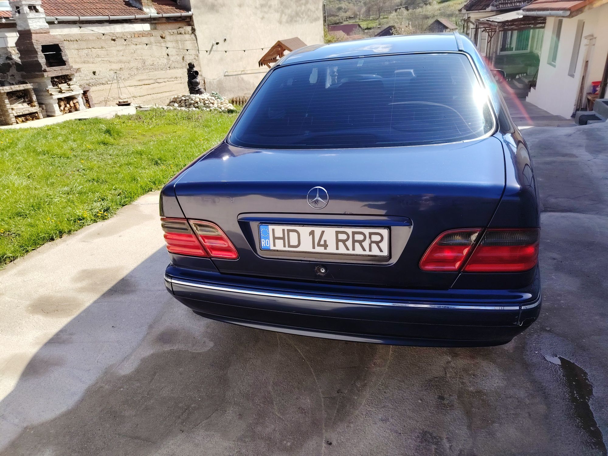 Vând Mercedes W210 2.0 kompressor