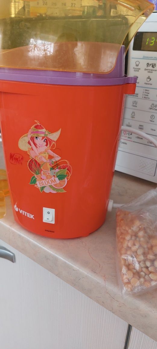 Попкорница Vitek