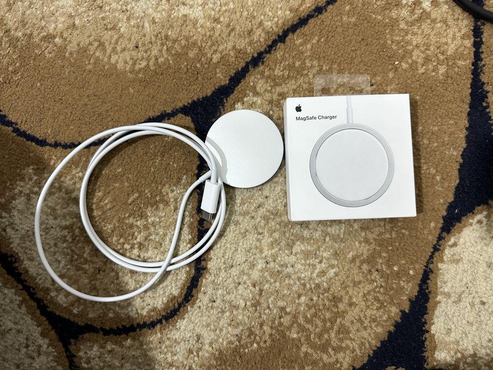 Беспроводное зарядное устройство MagSafe Charger A2140 iphone Iphone