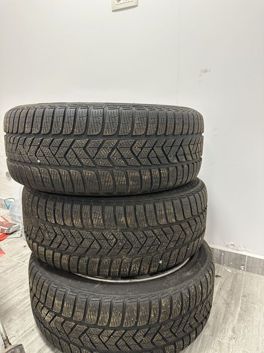 Jante BMW cu anvelope de iarna Pirelli r18