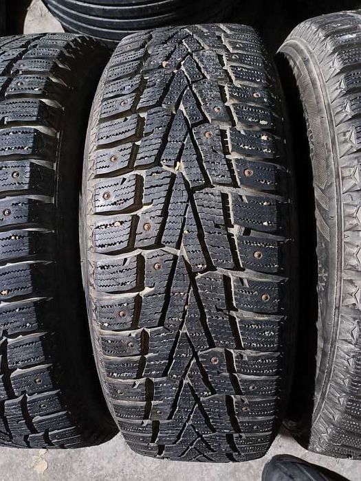ОДНА шина 215/60 R16 - "Nexen WinGuard WinSpike" (Корея), шипованная.