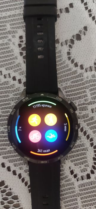 Продавам смарт часовник Huavei GT 4