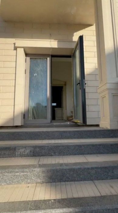 Sotiladi Дом Мирабад Махаля Карасу 8,21 сотки 3 уровня ор. Рисовый