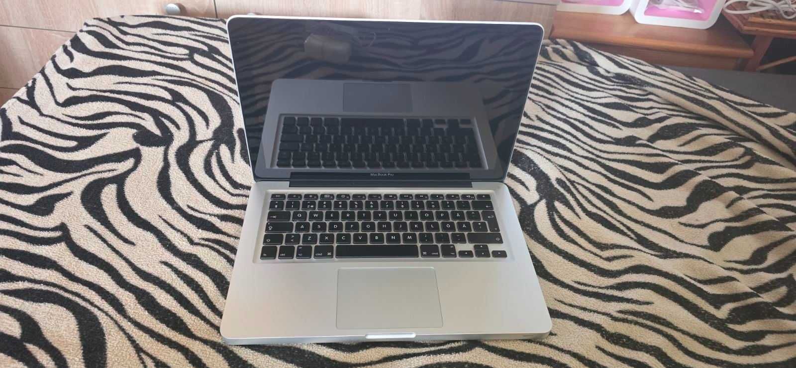 MacBook Pro 13.3'' 4GB RAM 128GB SSD Intel Core i5-като нов!Батерия-8ч