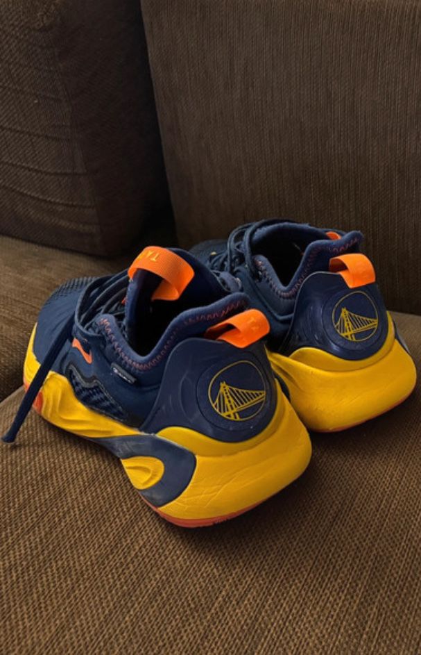 Adidasi Tarmak Golden State Steph Curry 30 mărimea 42