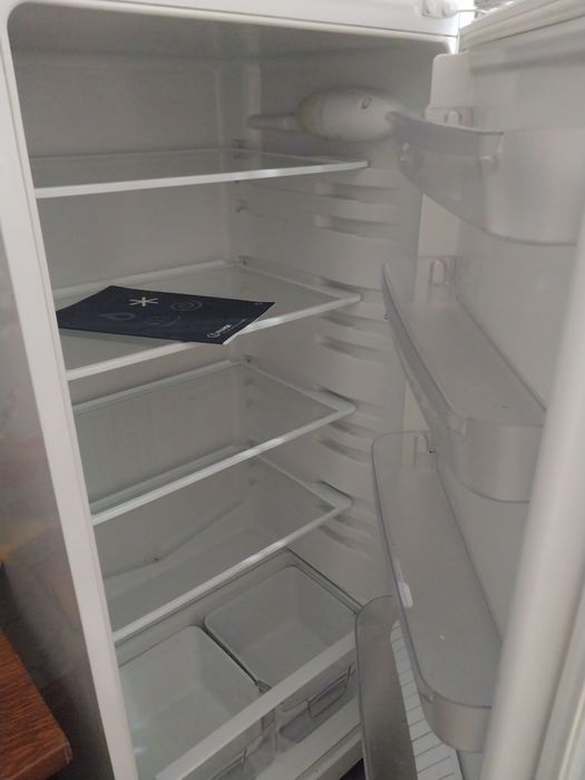 Продам холодильник б/у.