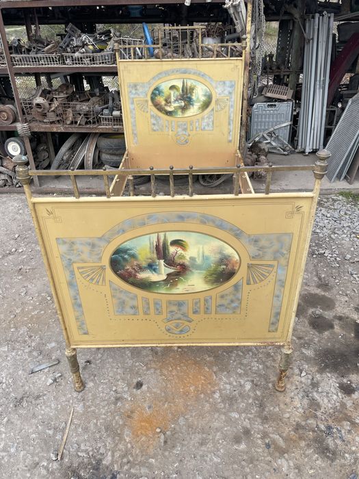 Старинни легла с табли