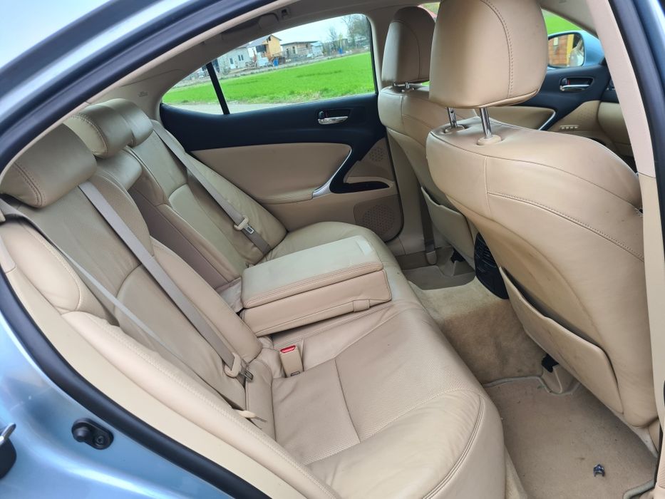 Dezmembrez Lexus is220D 2008 177 cp