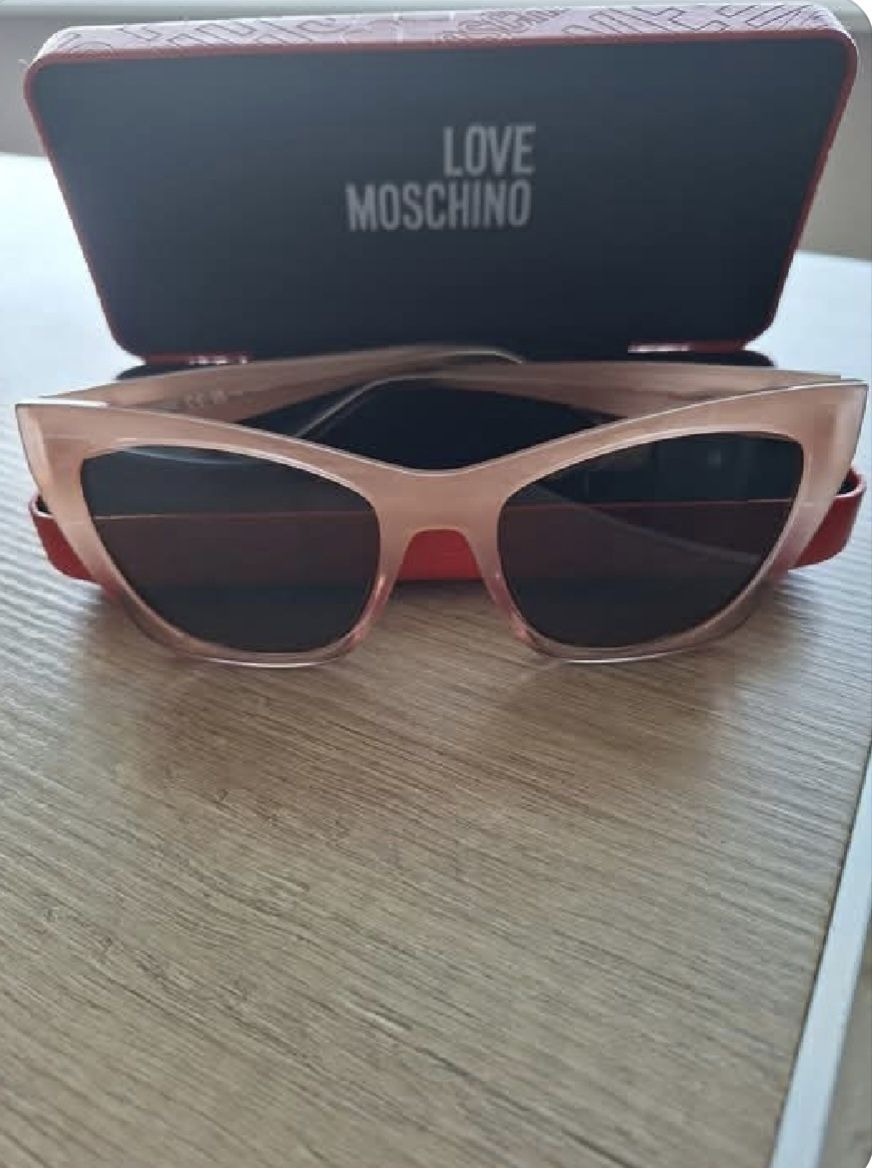 Слънчеви очила Love Moschino