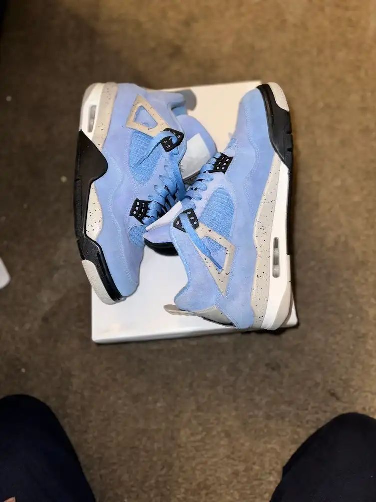 Jordan 4 University Blue