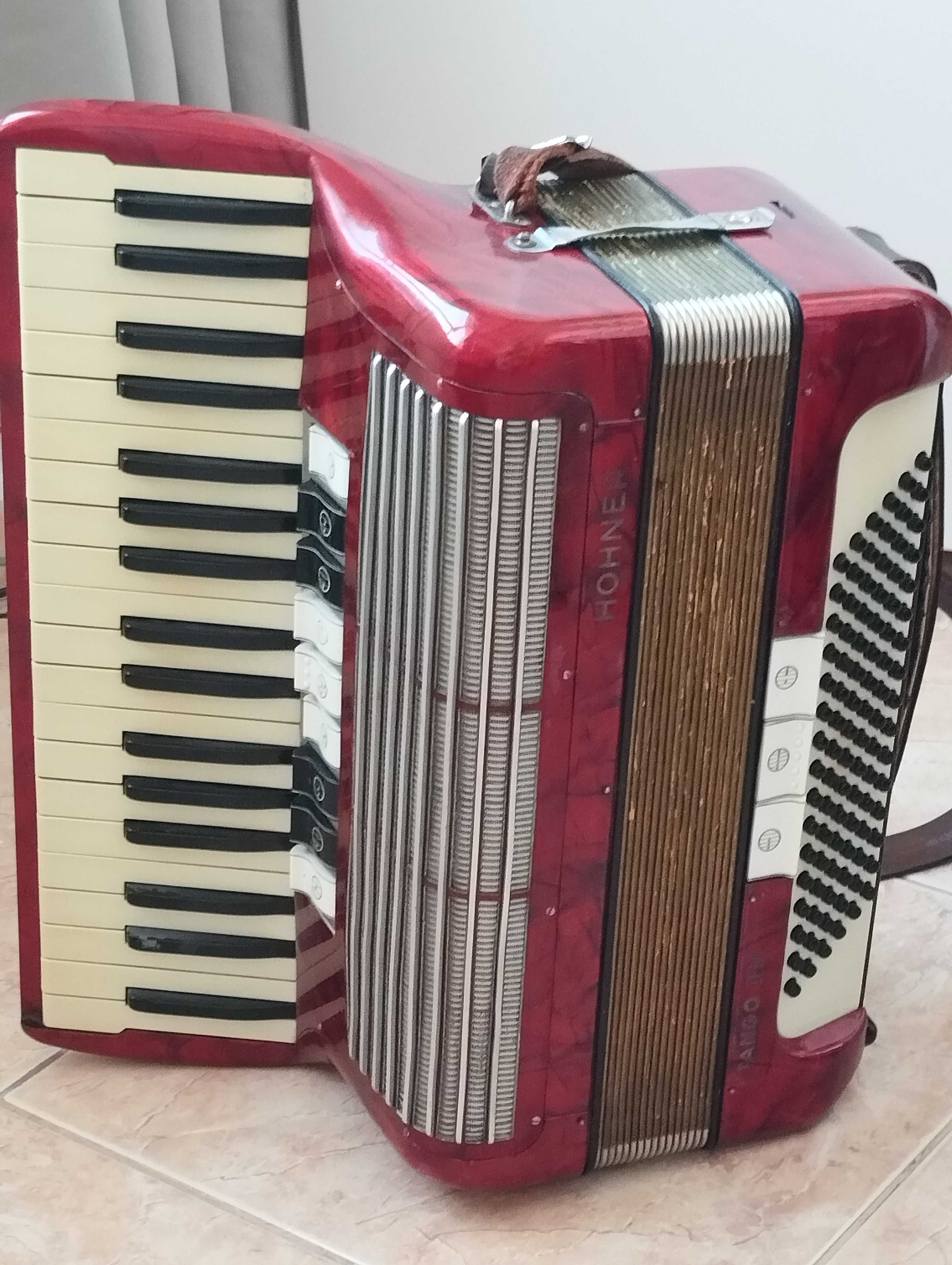 Acordeon Hohner 96 băși