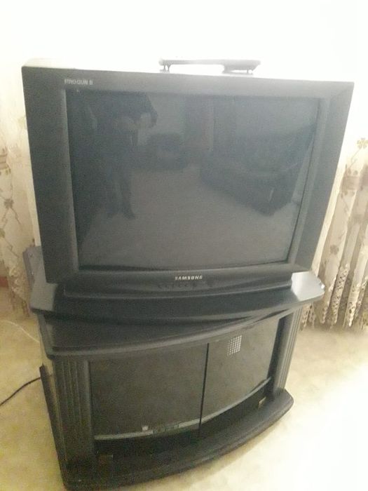 Продам телевизор