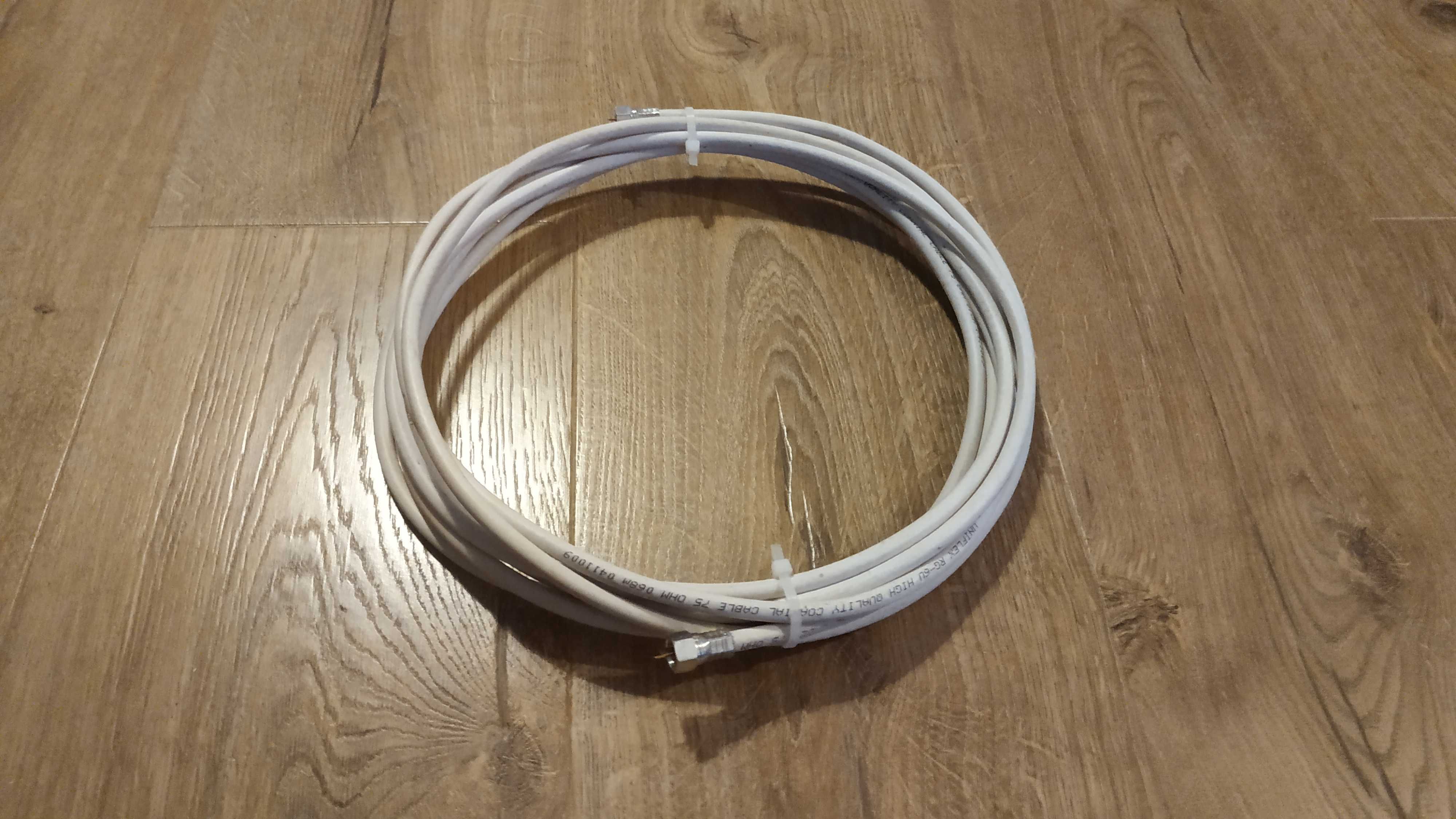 Коаксиален кабел 75 Ohm с монтирани F конектори. 5 метра.