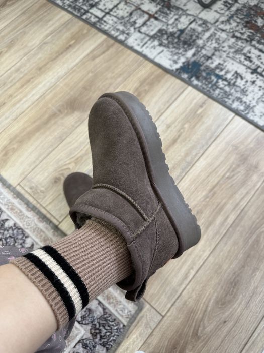 Абсолютно новые угги из натурального замша и шерсти