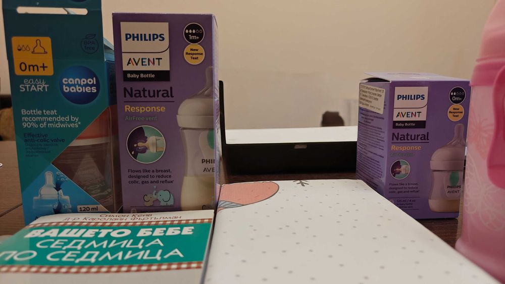 Бебешки шишета и принадлежности