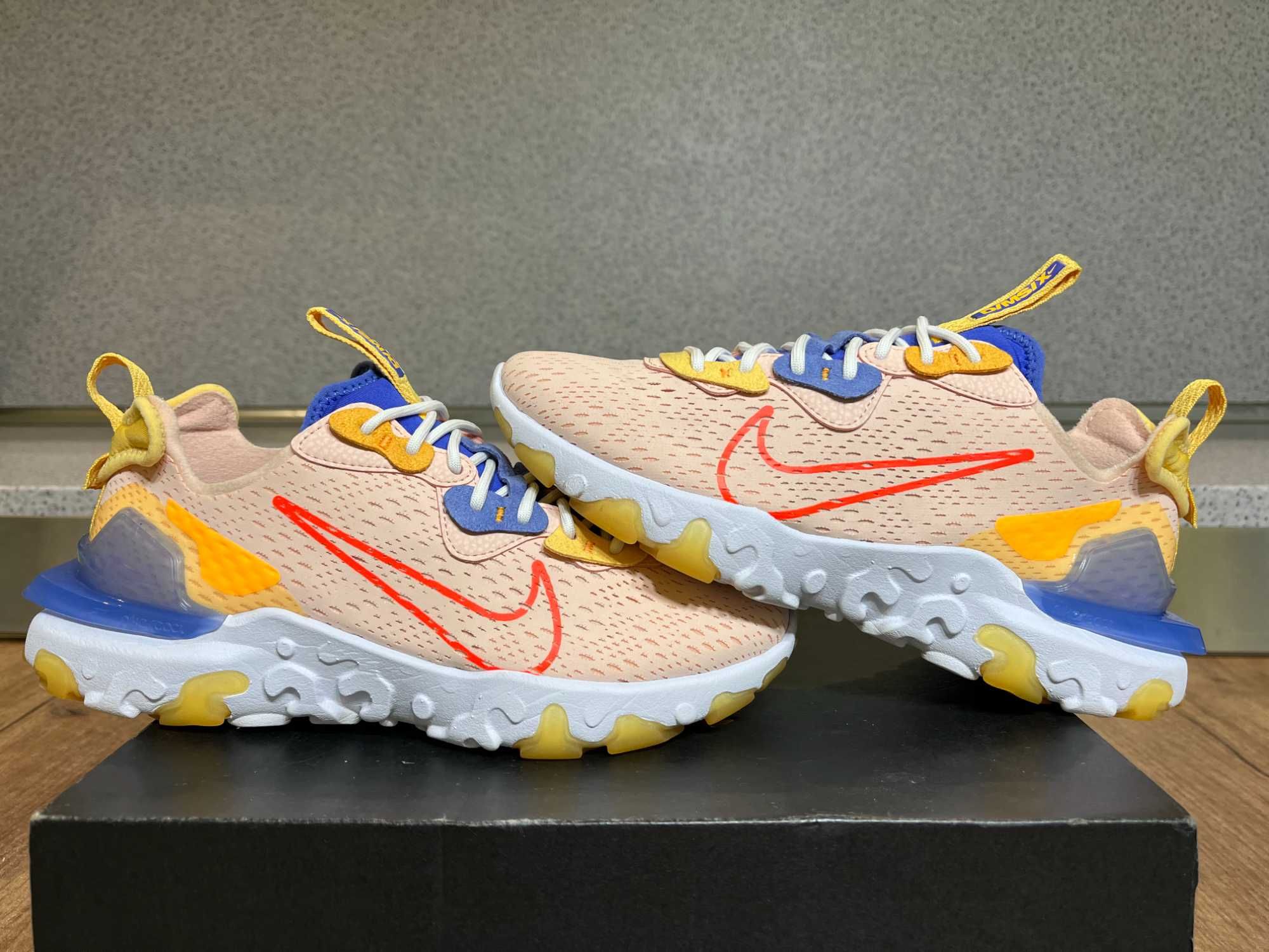 ОРИГИНАЛНИ *** Nike React Vision 'Washed Coral'